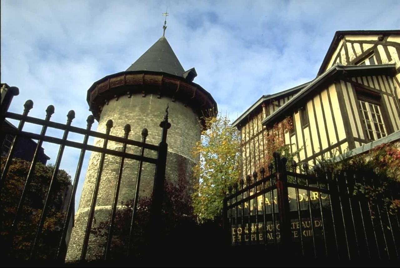 Апартаменты Le Donjon De Руан Экстерьер фото